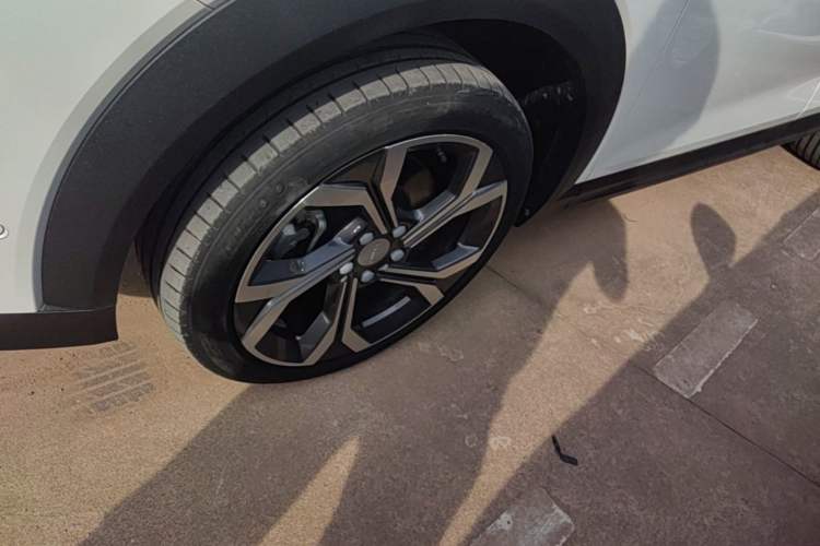 Used Lynk & Co 06 2023 Remix 1.5T Dynamic Halo Exterior 4