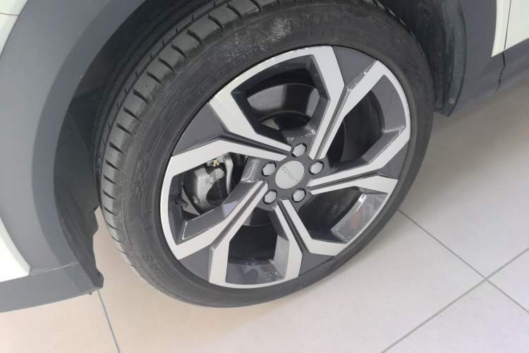 Used Lynk & Co 06 2023 Remix 1.5T Dynamic Halo Exterior 4