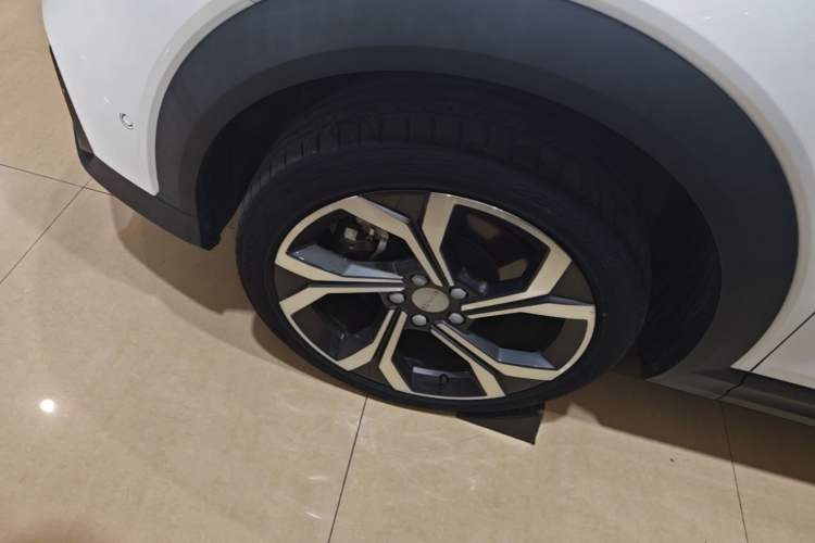 Used Lynk & Co 06 2023 Remix 1.5T Dynamic Halo Exterior 4