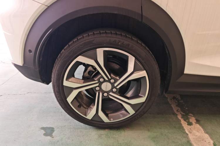 Used Lynk & Co 06 2023 Remix 1.5T Dynamic Halo Exterior 5