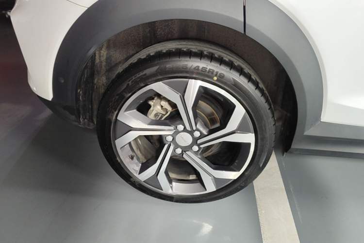 Used Lynk & Co 06 2023 Remix 1.5T Dynamic Halo Exterior 5