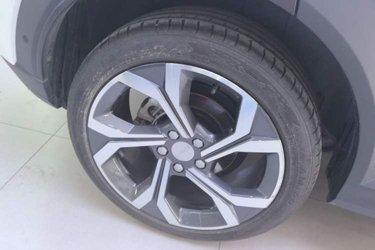 Used Lynk & Co 06 2023 Remix 1.5T Dynamic Halo Exterior 5
