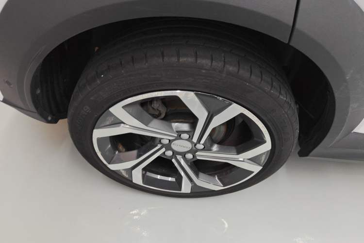 Used Lynk & Co 06 2023 Remix 1.5T Dynamic Halo Exterior 5