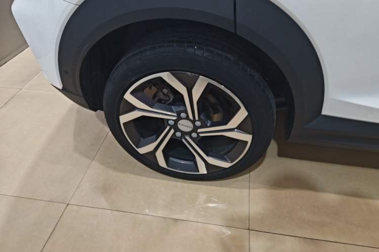 Used Lynk & Co 06 2023 Remix 1.5T Dynamic Halo Exterior 5