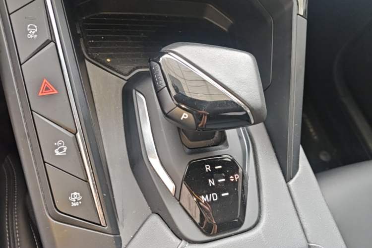 Used Lynk & Co 06 2023 Remix 1.5T JinPro Gear Lever