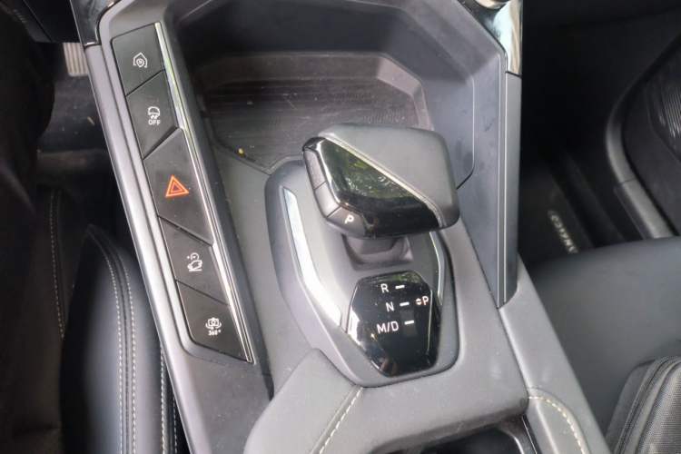 Used Lynk & Co 06 2023 Remix 1.5T JinPro Gear Lever