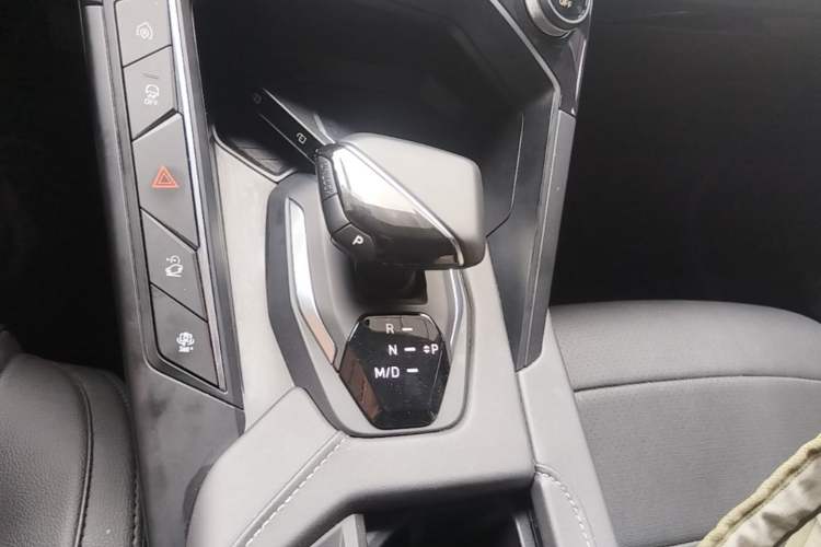 Used Lynk & Co 06 2023 Remix 1.5T JinPro Gear Lever