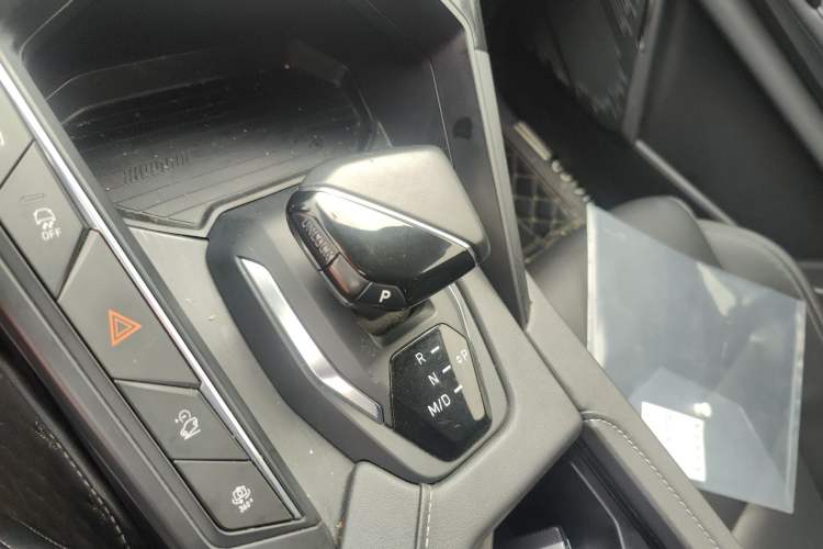 Used Lynk & Co 06 2023 Remix 1.5T JinPro Gear Lever