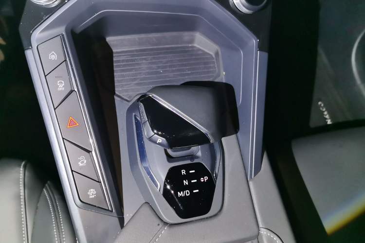 Used Lynk & Co 06 2023 Remix 1.5T JinPro Gear Lever