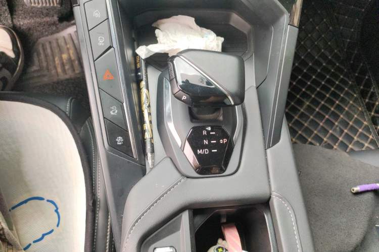 Used Lynk & Co 06 2023 Remix 1.5T JinPro Gear Lever