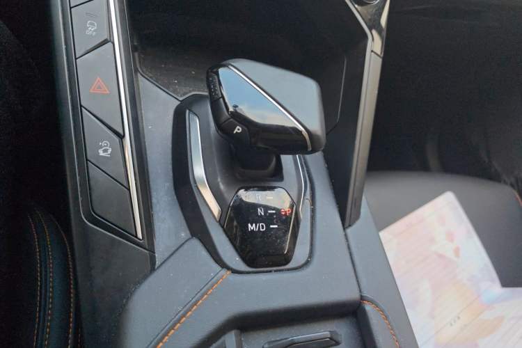 Used Lynk & Co 06 2023 Remix 1.5T Plus Model Gear Lever
