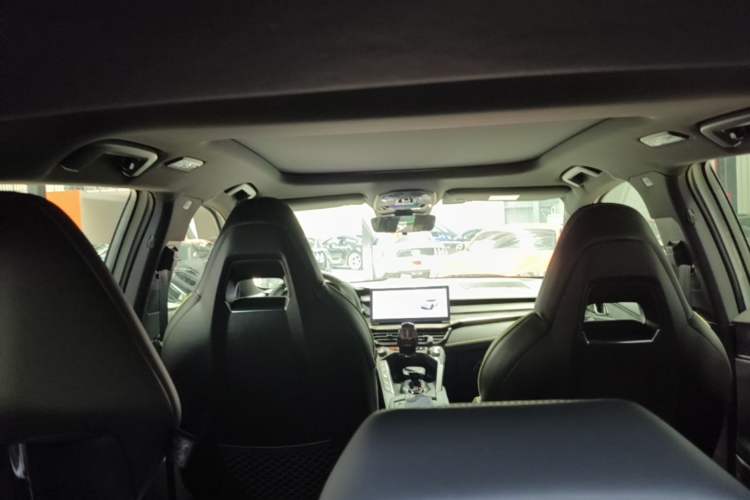 Used Lynk & Co 06 2023 Remix 1.5T Dynamic Halo Headliner