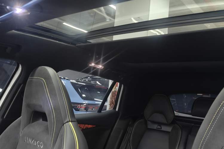 Used Lynk & Co 06 2023 Remix 1.5T Dynamic Halo Headliner
