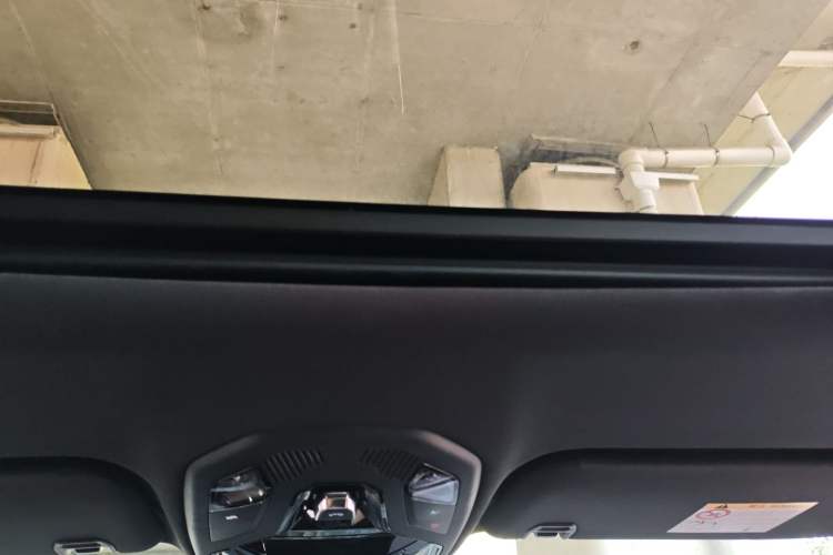 Used Lynk & Co 06 2023 Remix 1.5T Dynamic Halo Headliner
