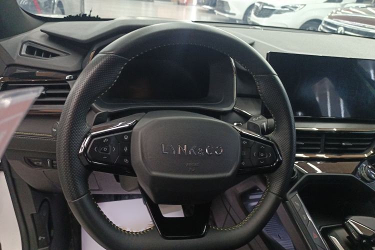 Used Lynk & Co 06 2023 Remix 1.5T Dynamic Halo Interior 2