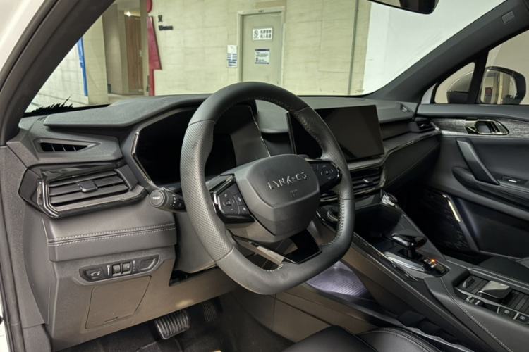 Used Lynk & Co 06 2023 Remix 1.5T JinPro Interior 2