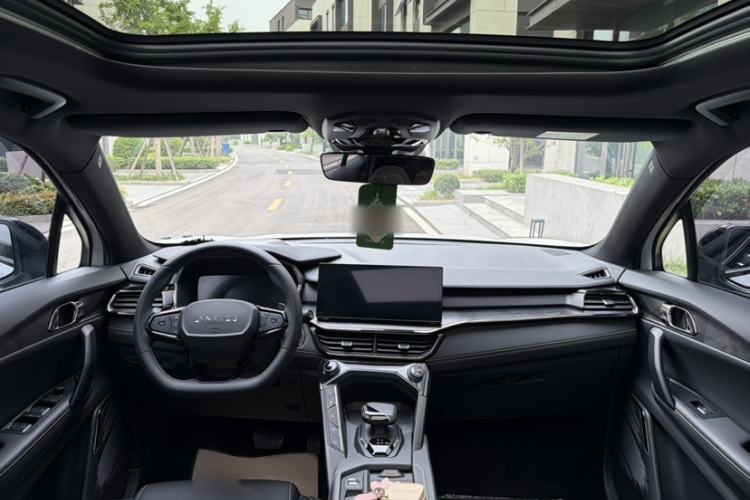 Used Lynk & Co 06 2023 Remix 1.5T Dynamic Halo Interior 3