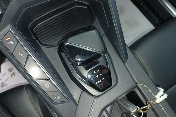 Used Lynk & Co 06 2023 Remix 1.5T Dynamic Halo Interior 3