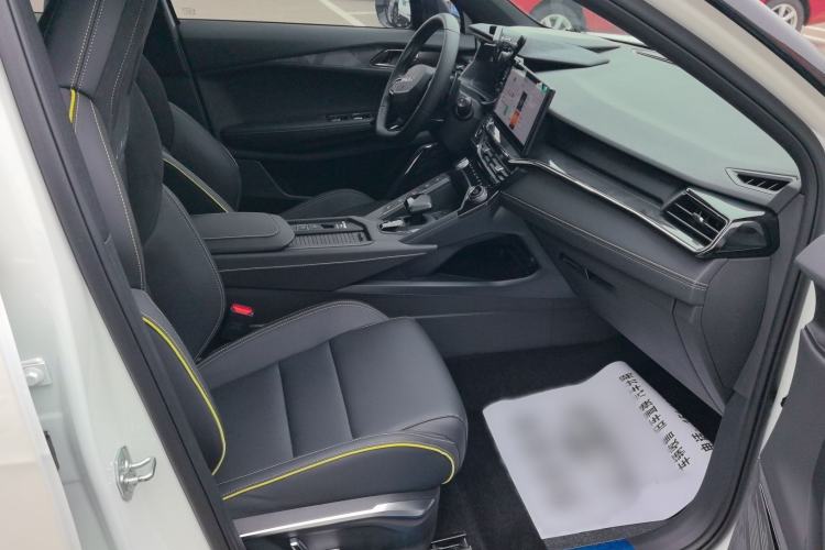 Used Lynk & Co 06 2023 Remix 1.5T Dynamic Halo Interior 3