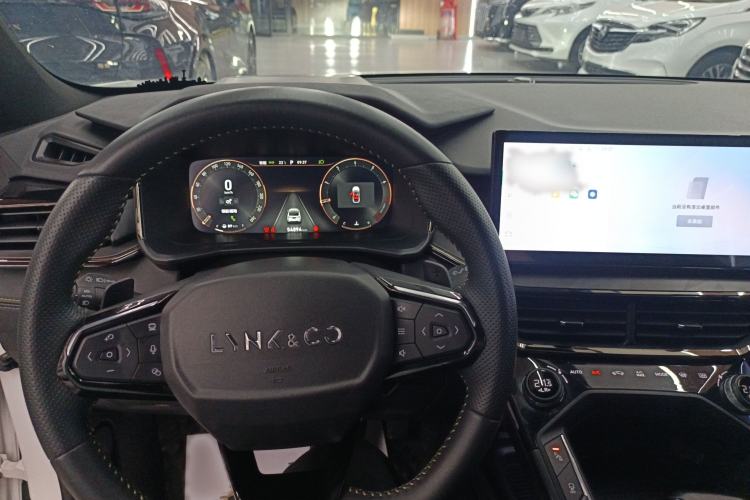 Used Lynk & Co 06 2023 Remix 1.5T Dynamic Halo Interior 4