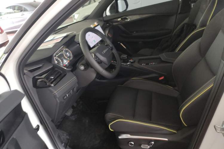 Used Lynk & Co 06 2023 Remix 1.5T Dynamic Halo Left Front Seat