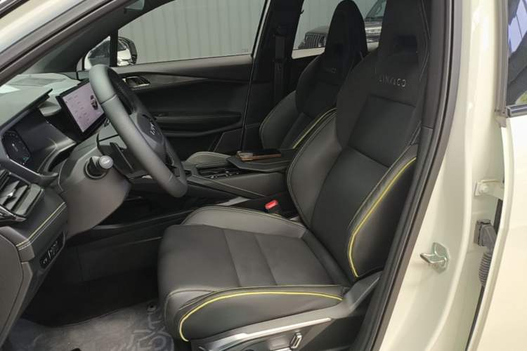 Used Lynk & Co 06 2023 Remix 1.5T Dynamic Halo Left Front Seat