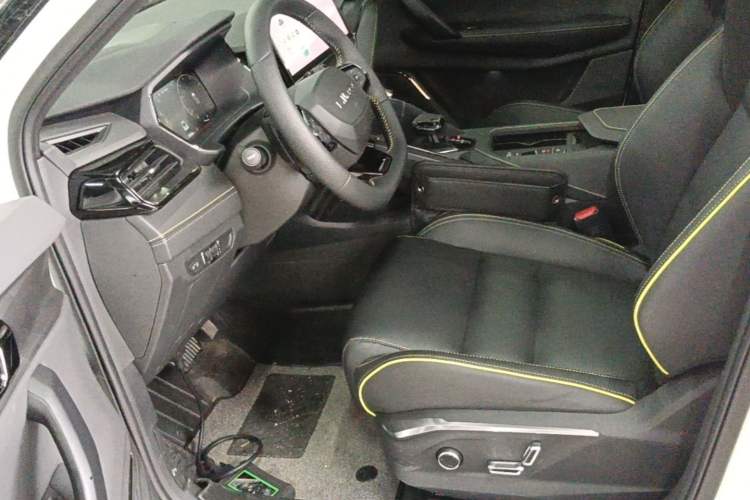 Used Lynk & Co 06 2023 Remix 1.5T Dynamic Halo Left Front Seat