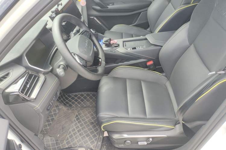 Used Lynk & Co 06 2023 Remix 1.5T Dynamic Halo Left Front Seat