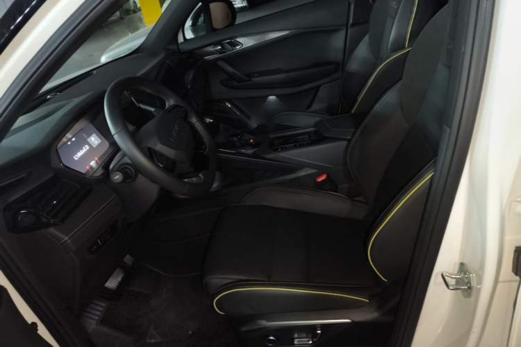 Used Lynk & Co 06 2023 Remix 1.5T Dynamic Halo Left Front Seat