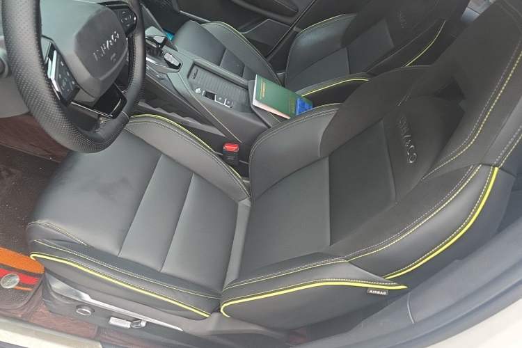 Used Lynk & Co 06 2023 Remix 1.5T Dynamic Halo Left Front Seat