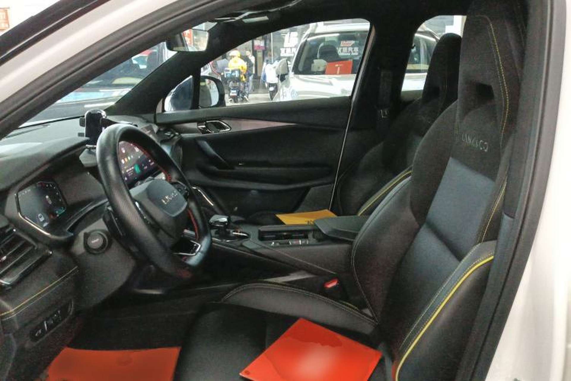Used Lynk & Co 06 2023 Remix 1.5T Dynamic Halo Left Front Seat