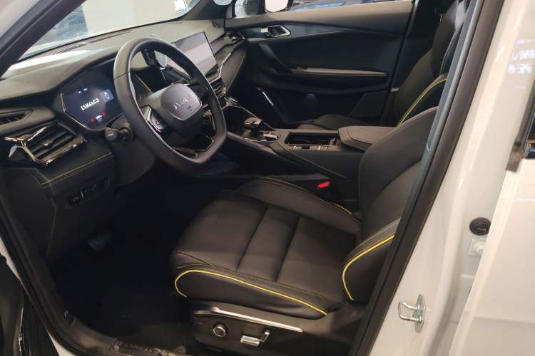 Used Lynk & Co 06 2023 Remix 1.5T Dynamic Halo Left Front Seat