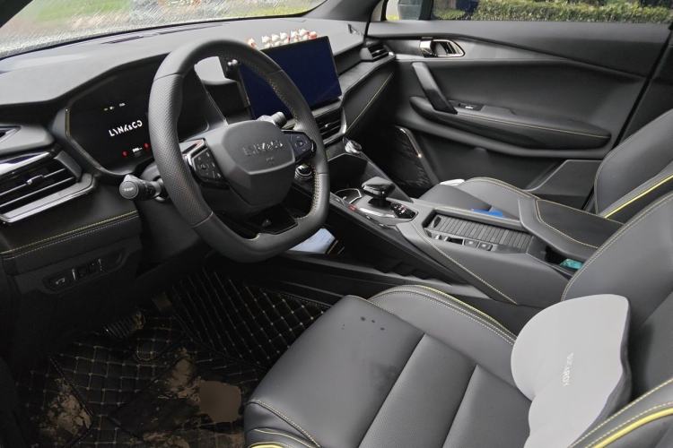 Used Lynk & Co 06 2023 Remix 1.5T Dynamic Halo Left Front Seat