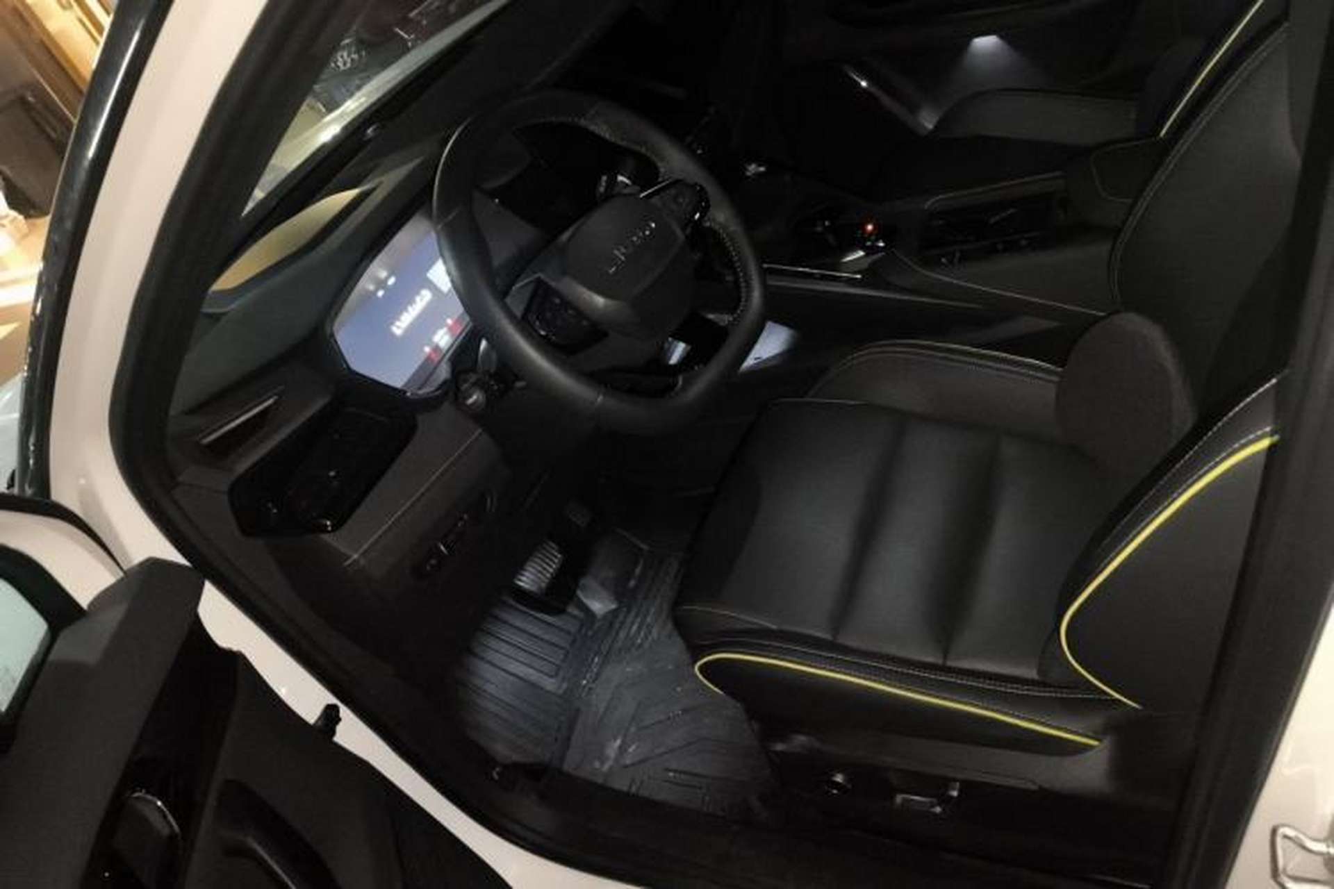 Used Lynk & Co 06 2023 Remix 1.5T Dynamic Halo Left Front Seat