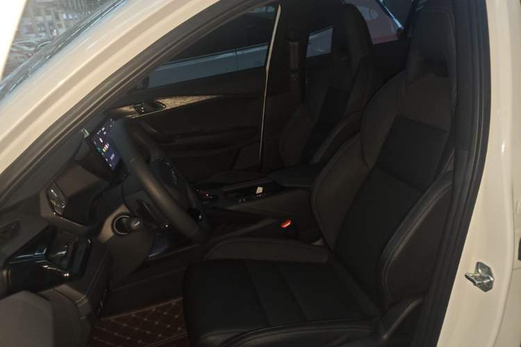 Used Lynk & Co 06 2023 Remix 1.5T JinPro Left Front Seat