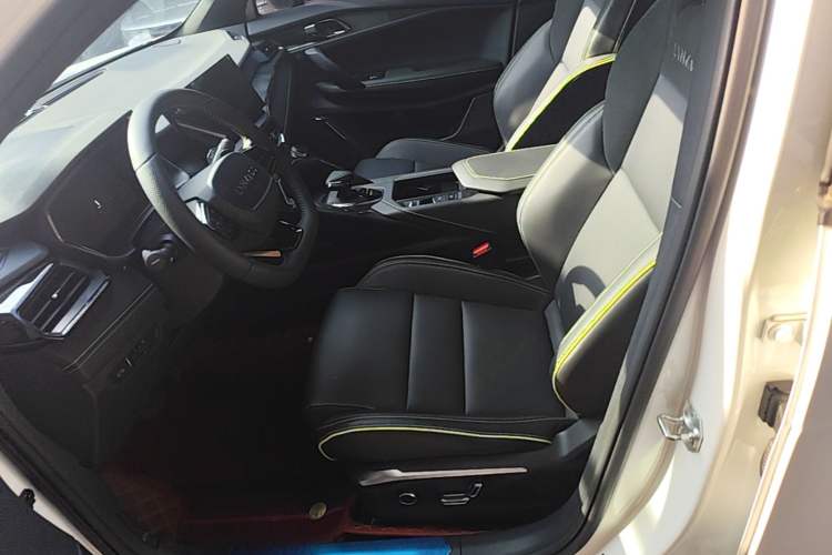 Used Lynk & Co 06 2023 Remix 1.5T Dynamic Halo Left Front Seat