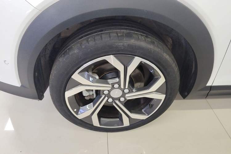 Used Lynk & Co 06 2023 Remix 1.5T Dynamic Halo Left Front Wheel Hub