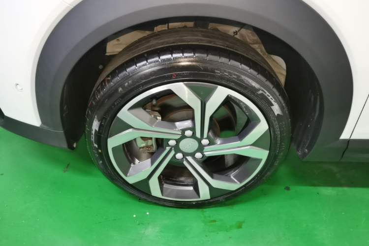 Used Lynk & Co 06 2023 Remix 1.5T Dynamic Halo Left Front Wheel Hub