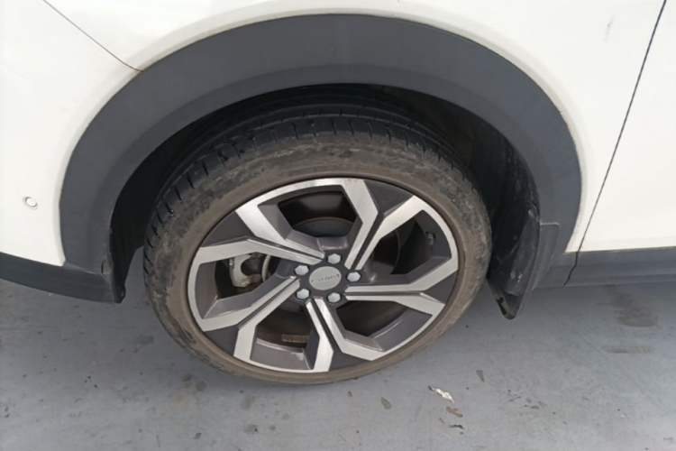 Used Lynk & Co 06 2023 Remix 1.5T Dynamic Halo Left Front Wheel Hub