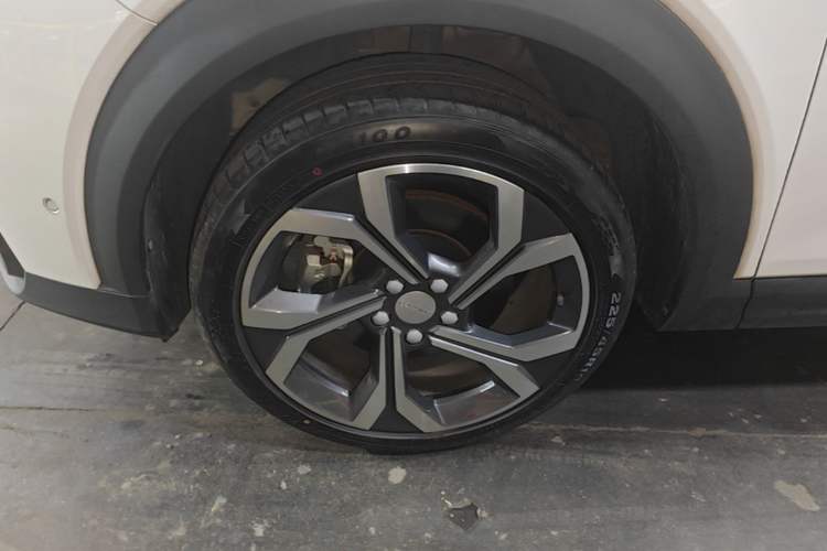 Used Lynk & Co 06 2023 Remix 1.5T Dynamic Halo Left Front Wheel Hub