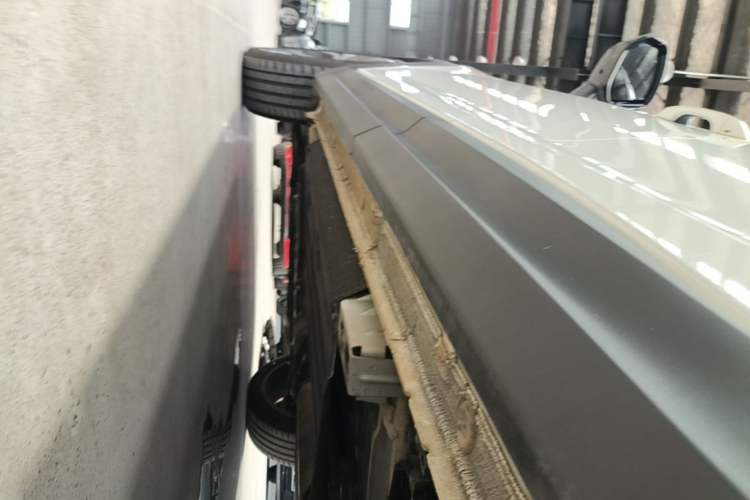 Used Lynk & Co 06 2023 Remix 1.5T Dynamic Halo Left Side Sill