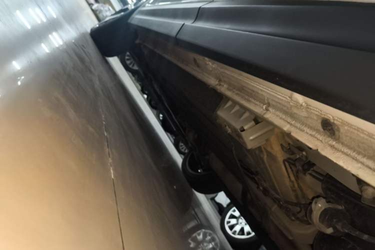 Used Lynk & Co 06 2023 Remix 1.5T Dynamic Halo Left Side Sill