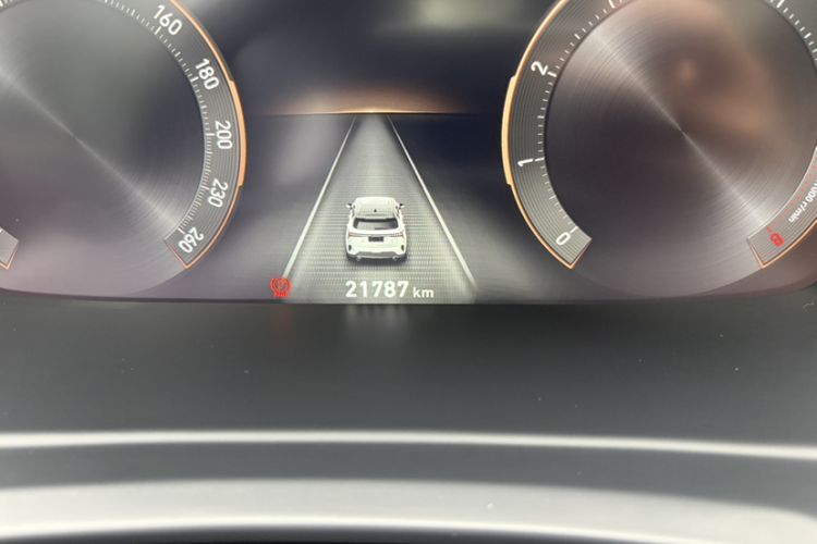 Used Lynk & Co 06 2023 Remix 1.5T Dynamic Halo Odometer Close Up