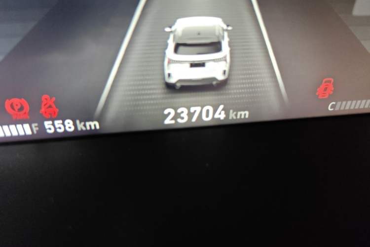 Used Lynk & Co 06 2023 Remix 1.5T Dynamic Halo Odometer Close Up