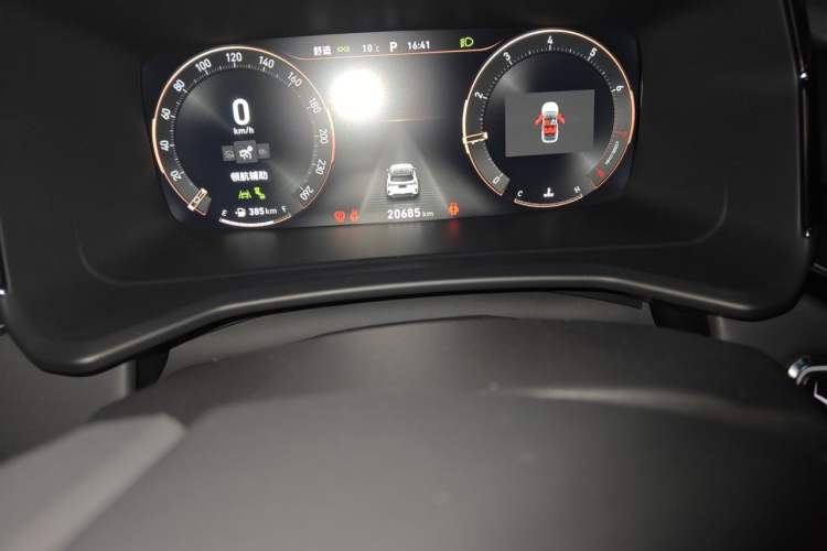 Used Lynk & Co 06 2023 Remix 1.5T Dynamic Halo Odometer Close Up