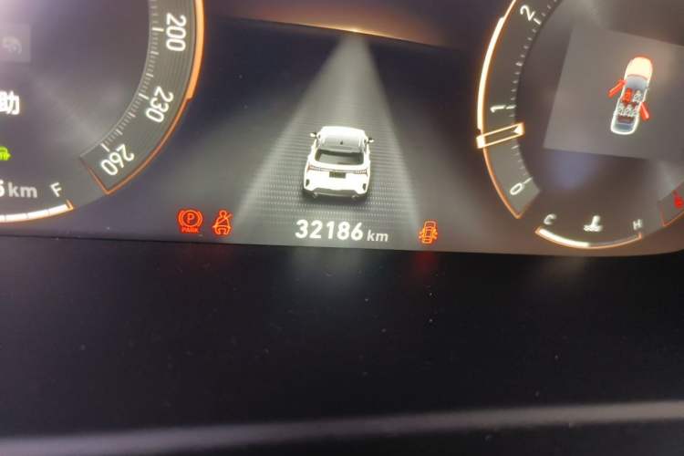 Used Lynk & Co 06 2023 Remix 1.5T Dynamic Halo Odometer Close Up
