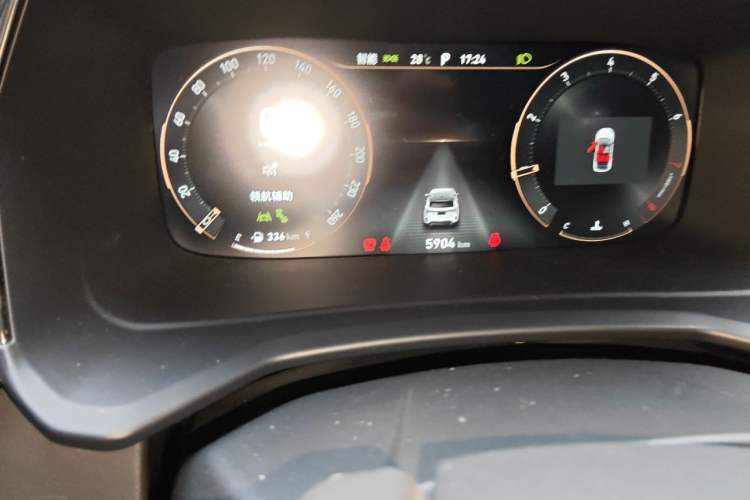 Used Lynk & Co 06 2023 Remix 1.5T Dynamic Halo Odometer Close Up