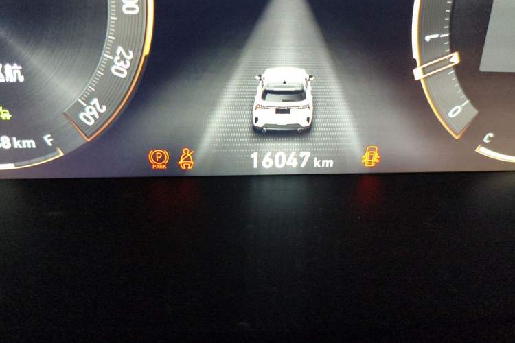 Used Lynk & Co 06 2023 Remix 1.5T Dynamic Halo Odometer Close Up