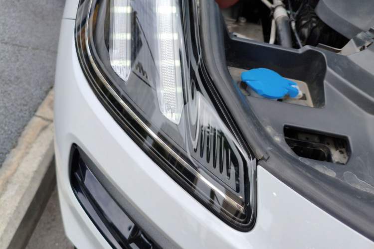 Used Lynk & Co 06 2023 Remix 1.5T Dynamic Halo Right Front Headlight