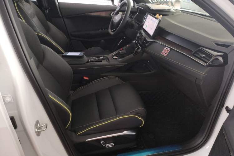 Used Lynk & Co 06 2023 Remix 1.5T Dynamic Halo Right Front Seat
